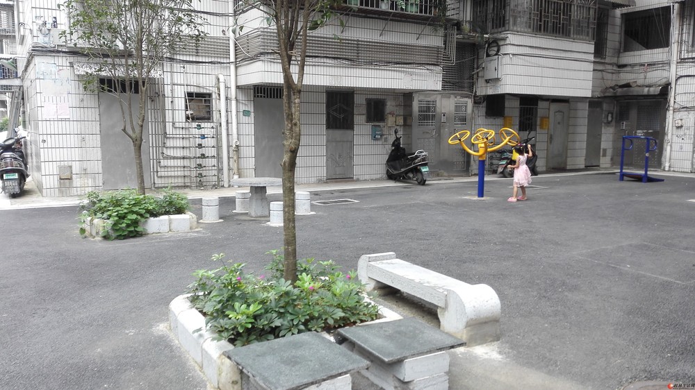 首页 房屋租售 整租房 > 详细信息  叠彩区-盈丰路桂乐苑 680元/月