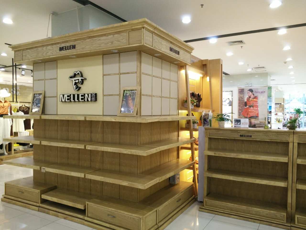 临桂南城百货有一鞋柜转让