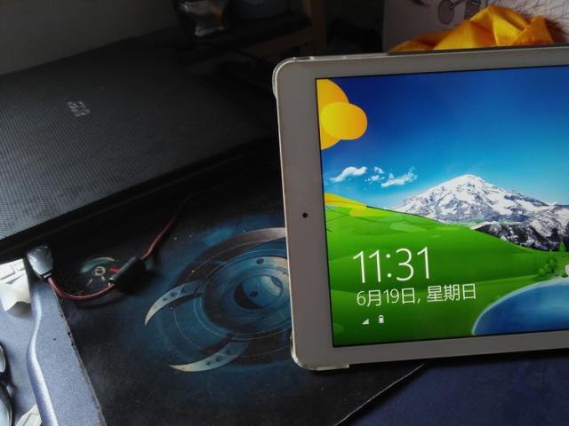 昂达v975w 10寸 windows系统平板配 bow蓝牙键盘鼠标 可以当便携