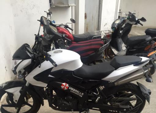 出售8成新宝雕大黄蜂跑车一辆