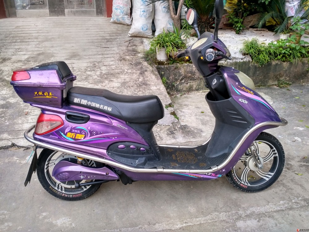 转让很新的一辆新蕾电动车,车子很好开功能都