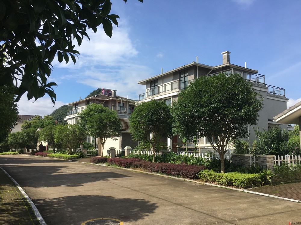 清水 麒麟湾别墅独栋 450平9房 车库 地下室 900万