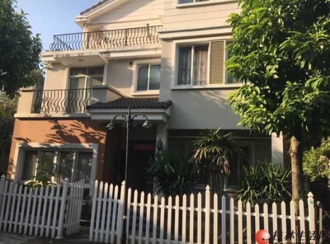 q仅此一套麒麟湾豪装独栋大别墅350万送全套高档家具家电带几百平方大