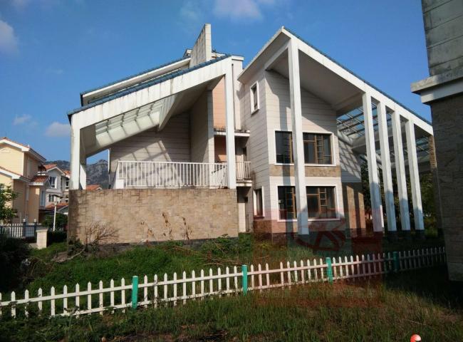 a.临桂机场路九里香堤独栋大别墅 毛坯大花园468万