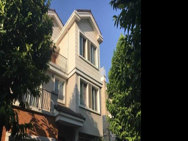 q仅此一套麒麟湾豪装独栋大别墅340万送全套高档家具家电带几百平方大