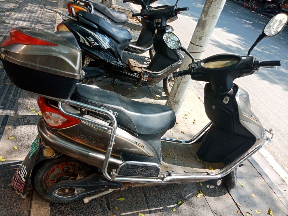 出售两年多的奔宝电动车,外观保养好