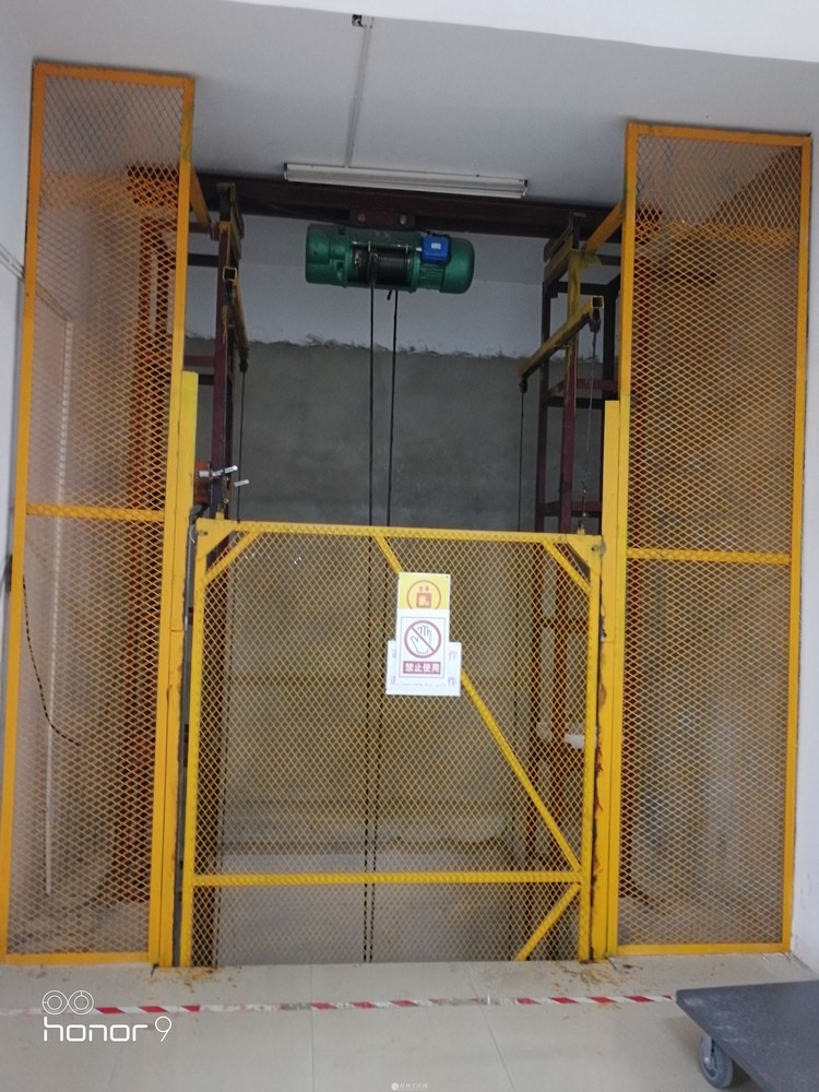 两层货梯1500公斤