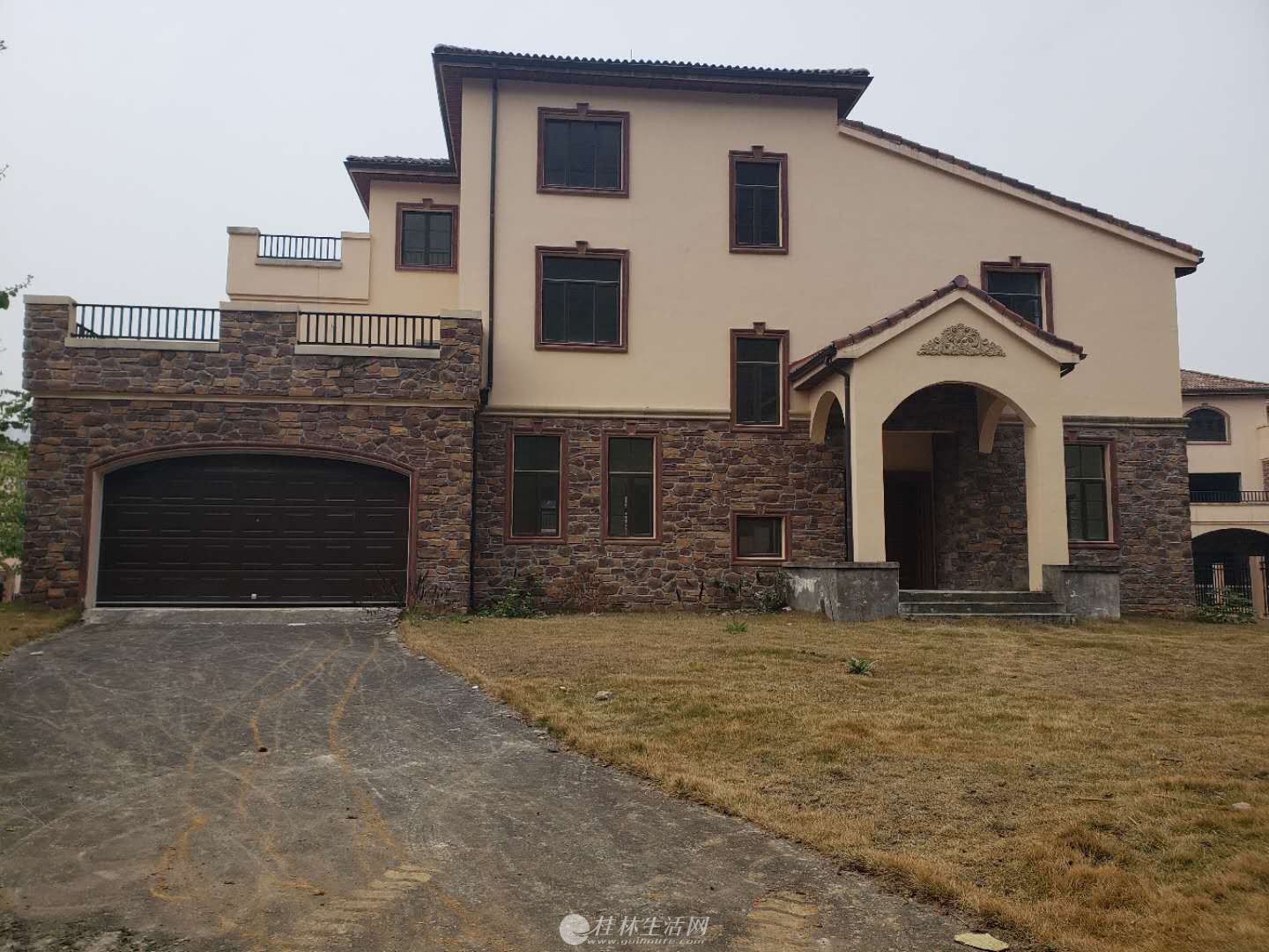 v临桂新区西城大道君临山水独栋别墅占地800平米