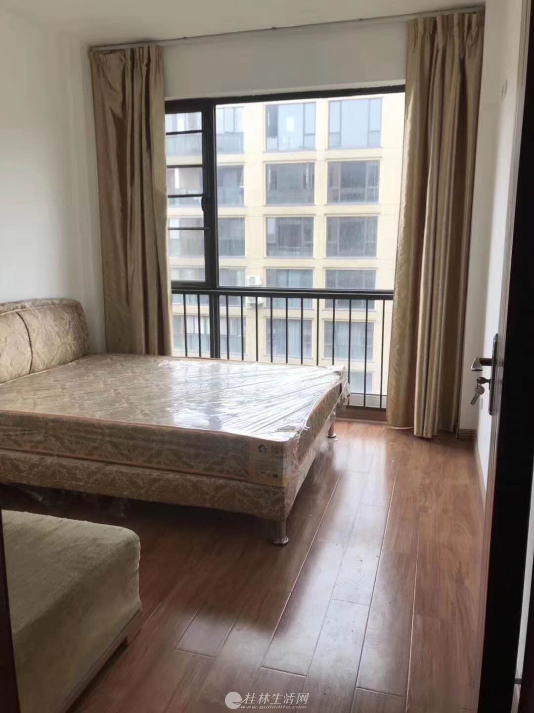 桂林市象山区净瓶山漓江边安厦漓江大美精装三房