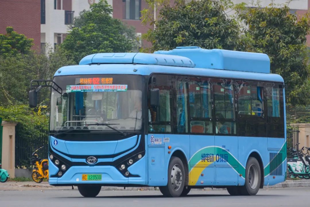 桂林99路公交車图片