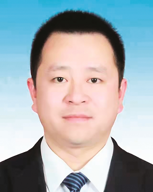 张汉川,男,汉族,1969年3月生,在职研究生,军事硕士,中共党员,现任桂林